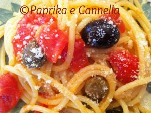 Spaghetti con olive e capperi di Paprika e Cannella