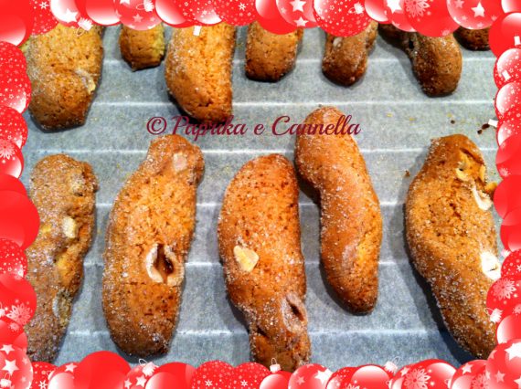 Tozzetti alle nocciole, ricetta biscotti di Natale | Paprika e Cannella