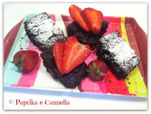Classic Brownies con fragole 1 Paprika e Cannella Blog