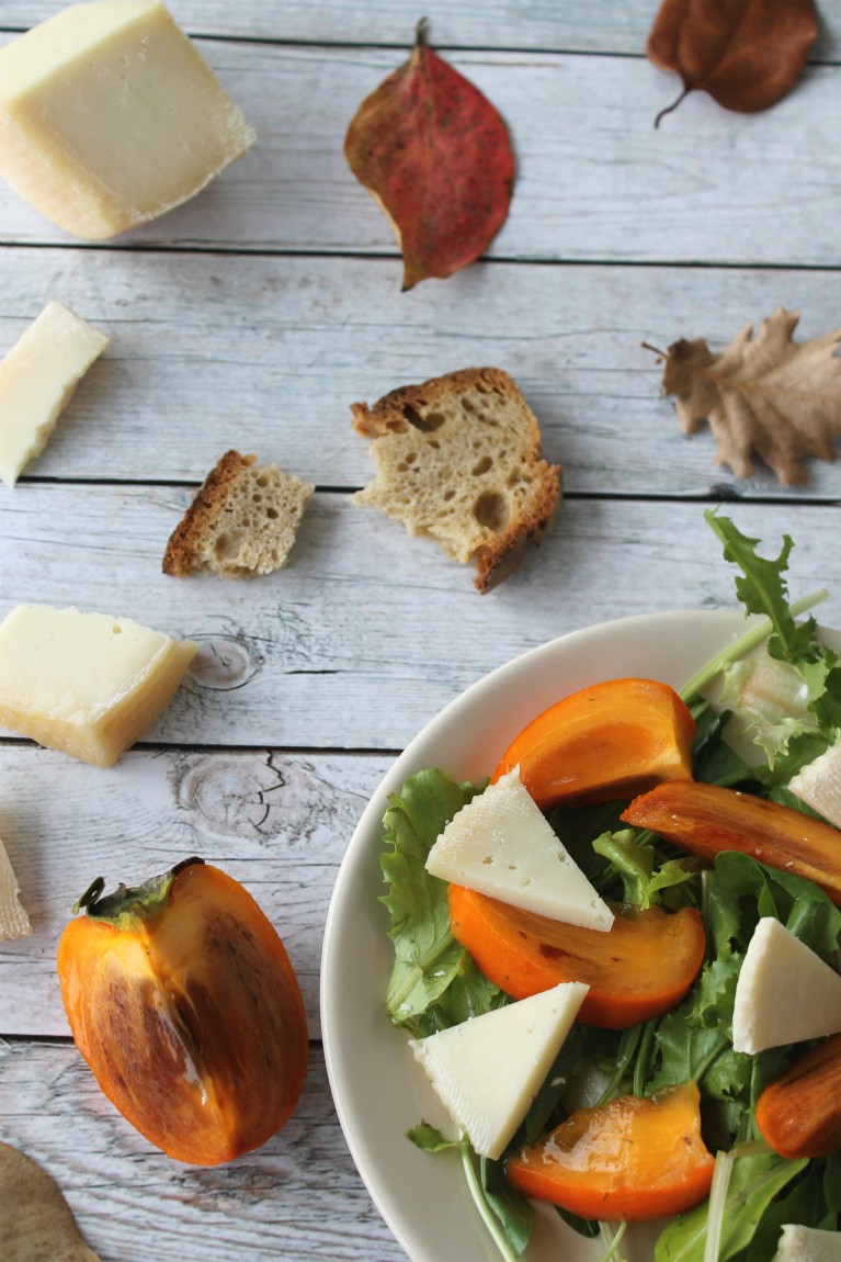 Insalata cachi e caprino stagionato